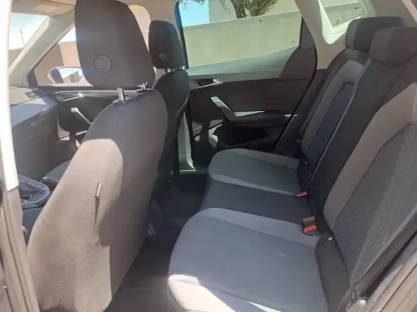 SEAT Arona 2018 - 14990 EUR, 93000 km - AUTO.MOTO.pt - 93000km - foto 10 de 12