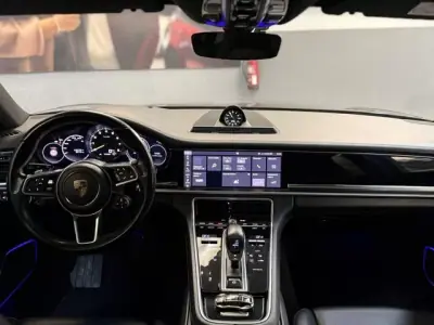 Porsche Panamera 2020 - 76990 EUR, 142770 km - AUTO.MOTO.pt - 142770km - foto 6 de 25
