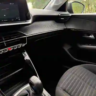 Peugeot 208 2022 - 13990 EUR, 50 km - AUTO.MOTO.pt - 50km - foto 14 de 14