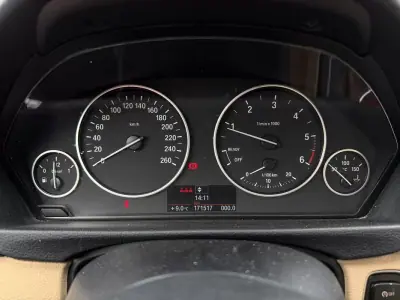 BMW 318 2012 - 11750 EUR, 171517 km - AUTO.MOTO.pt - 171517km - foto 9 de 12