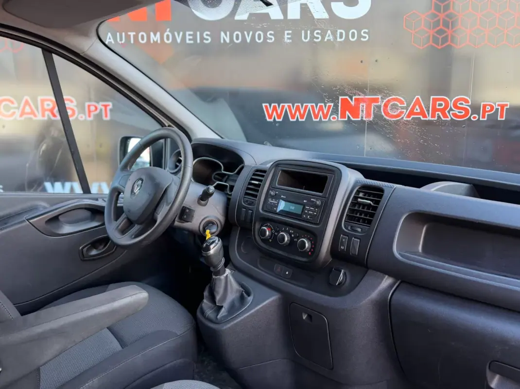 Renault Trafic 2.0 dCi L1H1 1.0T 2019 - 12900 EUR, 201040 km - AUTO.MOTO.pt - 201040km - foto 8 de 12