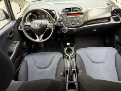 Honda Jazz 2013 - 8950 EUR, 139000 km - AUTO.MOTO.pt - 139000km - foto 12 de 15