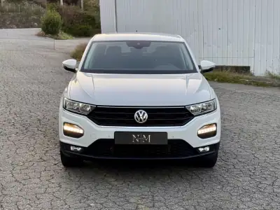 Volkswagen T-Roc 2020 - 23500 EUR, 88000 km - AUTO.MOTO.pt - 88000km - foto 9 de 27