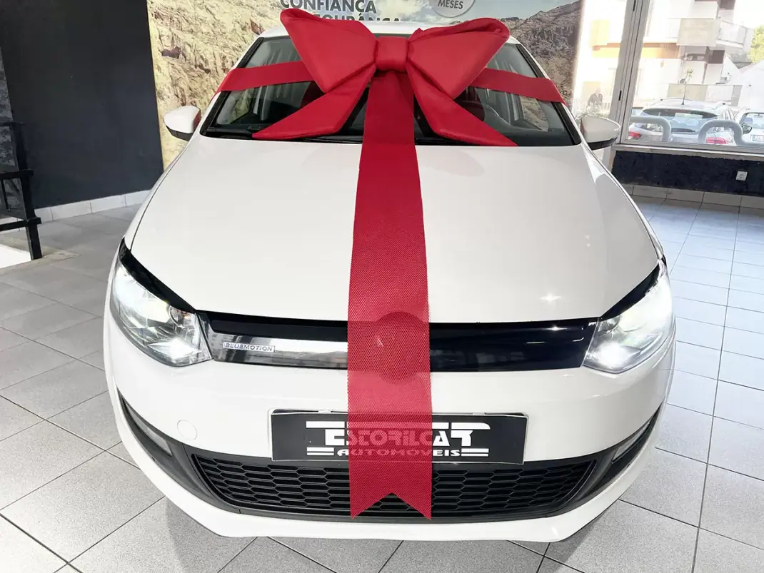 Volkswagen Polo 2011 - 6900 EUR, 201940 km - AUTO.MOTO.pt - 201940km - foto 5 de 18