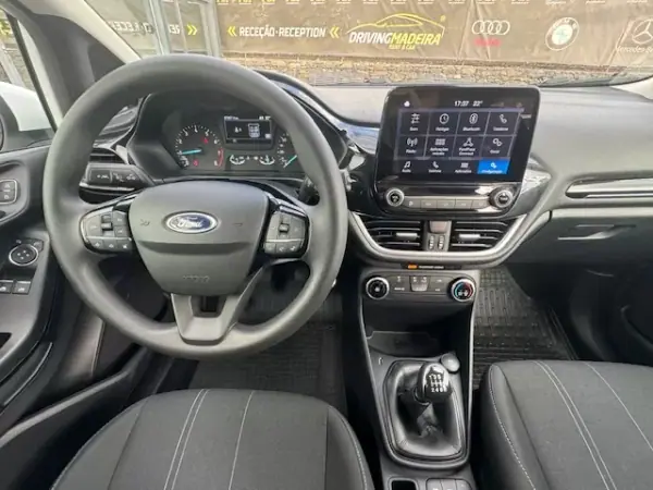 Ford Fiesta 2021 - 13900 EUR, 87990 km - AUTO.MOTO.pt - 87990km - foto 3 de 12