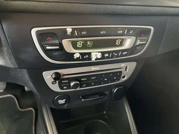 Renault Mégane Sport Tourer 2013 - 6800 EUR, 221515 km - 221515km - foto 14 de 20