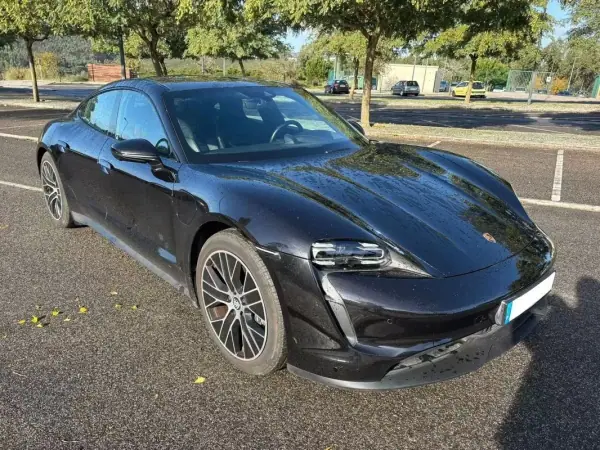 Porsche Taycan 2021 - 53999 EUR, 119000 km - AUTO.MOTO.pt - 119000km - foto 2 de 11