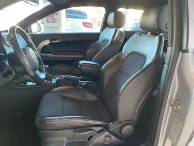 Audi A3 2010 - 12490 EUR, 259207 km - AUTO.MOTO.pt - 259207km - foto 7 de 33