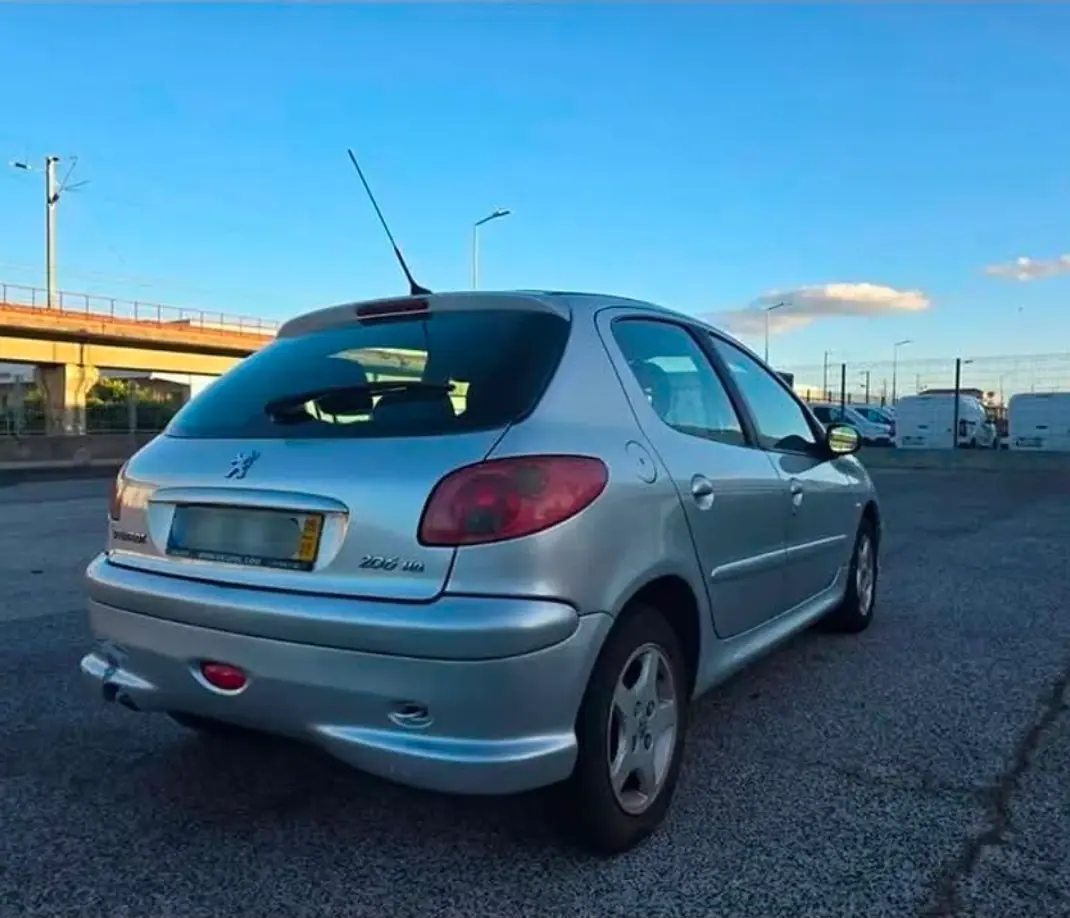 Peugeot 206 2005 - 3500 EUR, 232000 km - AUTO.MOTO.pt - 232000km - foto 7 de 20