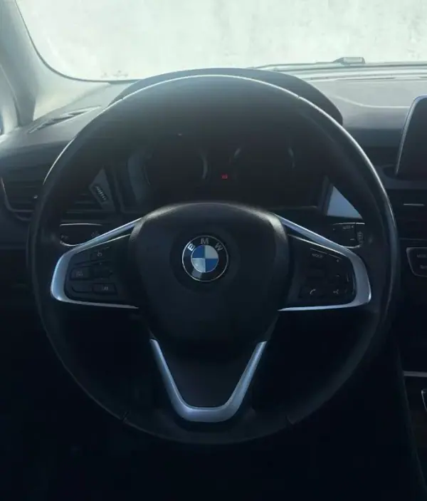 BMW 216 Gran Tourer 2019 - 15900 EUR, 105978 km - AUTO.MOTO.pt - 105978km - foto 16 de 20