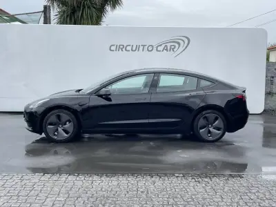 Tesla Model 3 2019 - 22995 EUR, 126801 km - AUTO.MOTO.pt - 126801km - foto 2 de 40