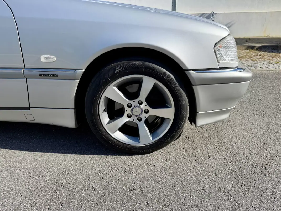 Mercedes-Benz C 250 1998 - 5500 EUR, 295879 km - AUTO.MOTO.pt - 295879km - foto 7 de 15