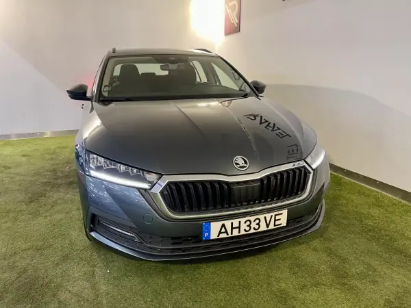 Skoda Octavia Break 2021 - 15750 EUR, 134000 km - 134000km - foto 4 de 35
