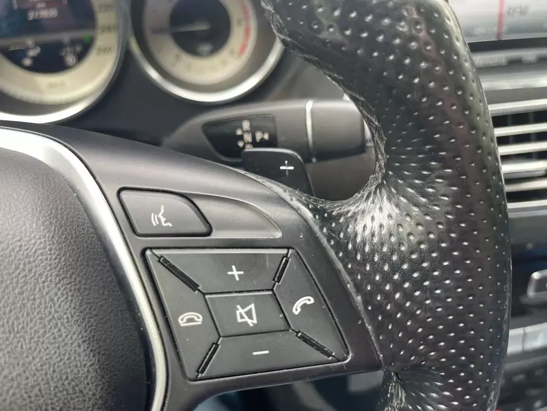 Mercedes-Benz CLS 350 2013 - 22990 EUR, 218000 km - AUTO.MOTO.pt - 218000km - foto 15 de 19