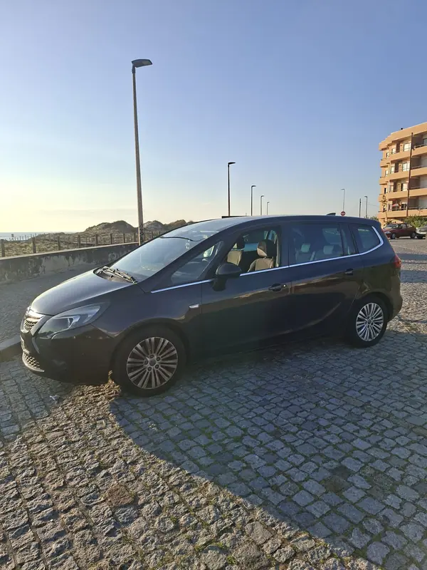 Opel Zafira 2016 - 7000 EUR, 255000 km - AUTO.MOTO.pt - 255000km - foto 4 de 8