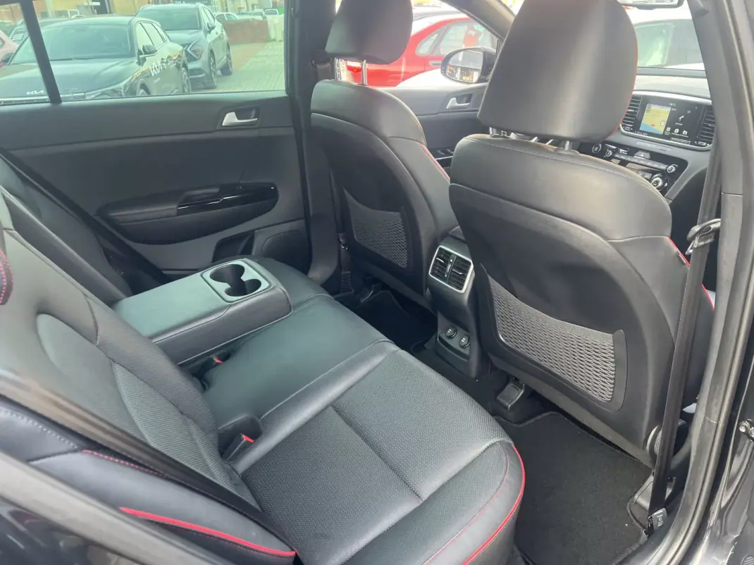 Kia Sportage 2019 - 22500 EUR, 70500 km - AUTO.MOTO.pt - 70500km - foto 10 de 18