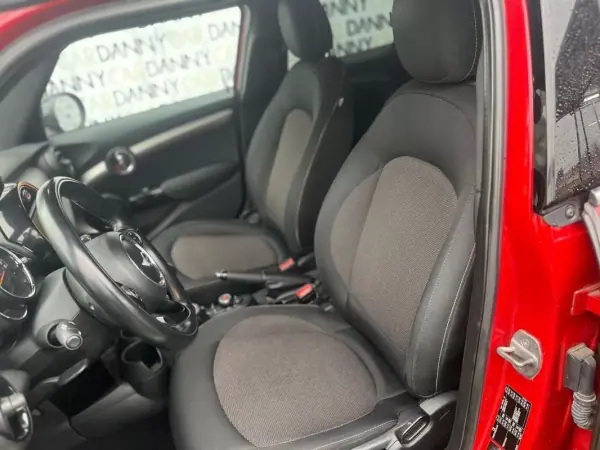 MINI 5 Portas 2015 - 13990 EUR, 90000 km - AUTO.MOTO.pt - 90000km - foto 9 de 11