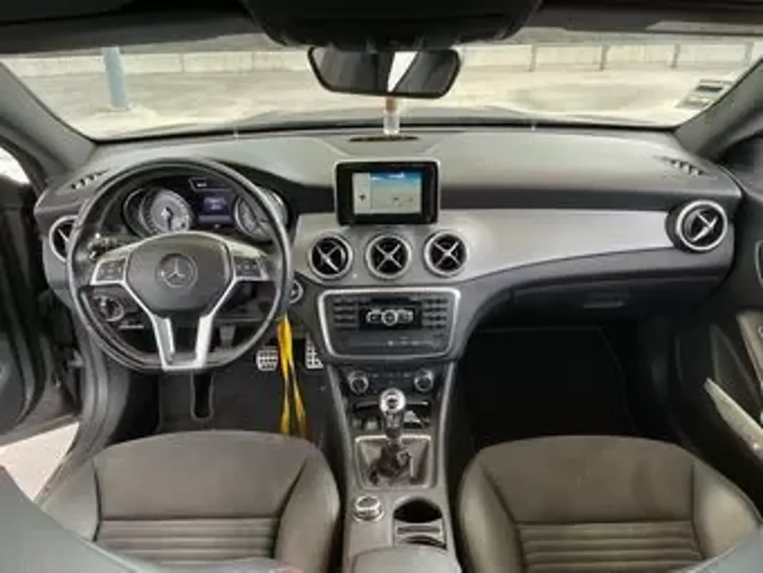 Mercedes-Benz CLA 200 2014 - 20450 EUR, 140000 km - AUTO.MOTO.pt - 140000km - foto 4 de 6