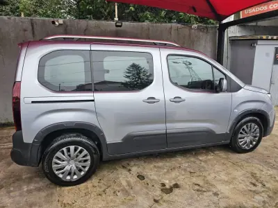 Peugeot Rifter 2021 - 17999 EUR, 83000 km - AUTO.MOTO.pt - 83000km - foto 4 de 21