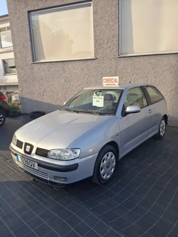 SEAT Ibiza 1999 — photo 3 of 9