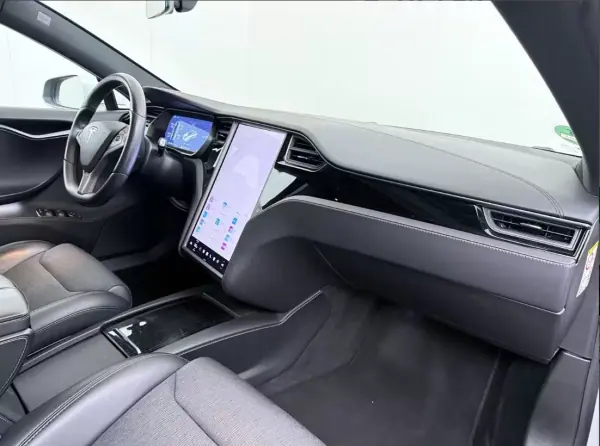 Tesla Model S 2018 - 25900 EUR, 240392 km - AUTO.MOTO.pt - 240392km - foto 20 de 37