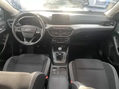 Ford Focus SW 2019 - 12600 EUR, 156868 km - AUTO.MOTO.pt - 156868km - foto 2 de 34