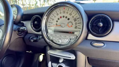 MINI Cooper 2008 - 8200 EUR, 230000 km - 230000km - foto 10 de 18