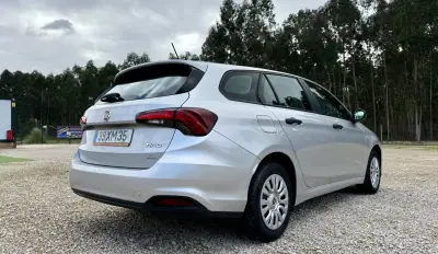 Fiat Tipo Station Wagon 2019 - 12750 EUR, 75000 km - AUTO.MOTO.pt - 75000km - foto 6 de 32