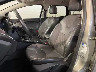 Ford Focus SW 2015 - 10750 EUR, 153000 km - AUTO.MOTO.pt - 153000km - foto 13 de 35