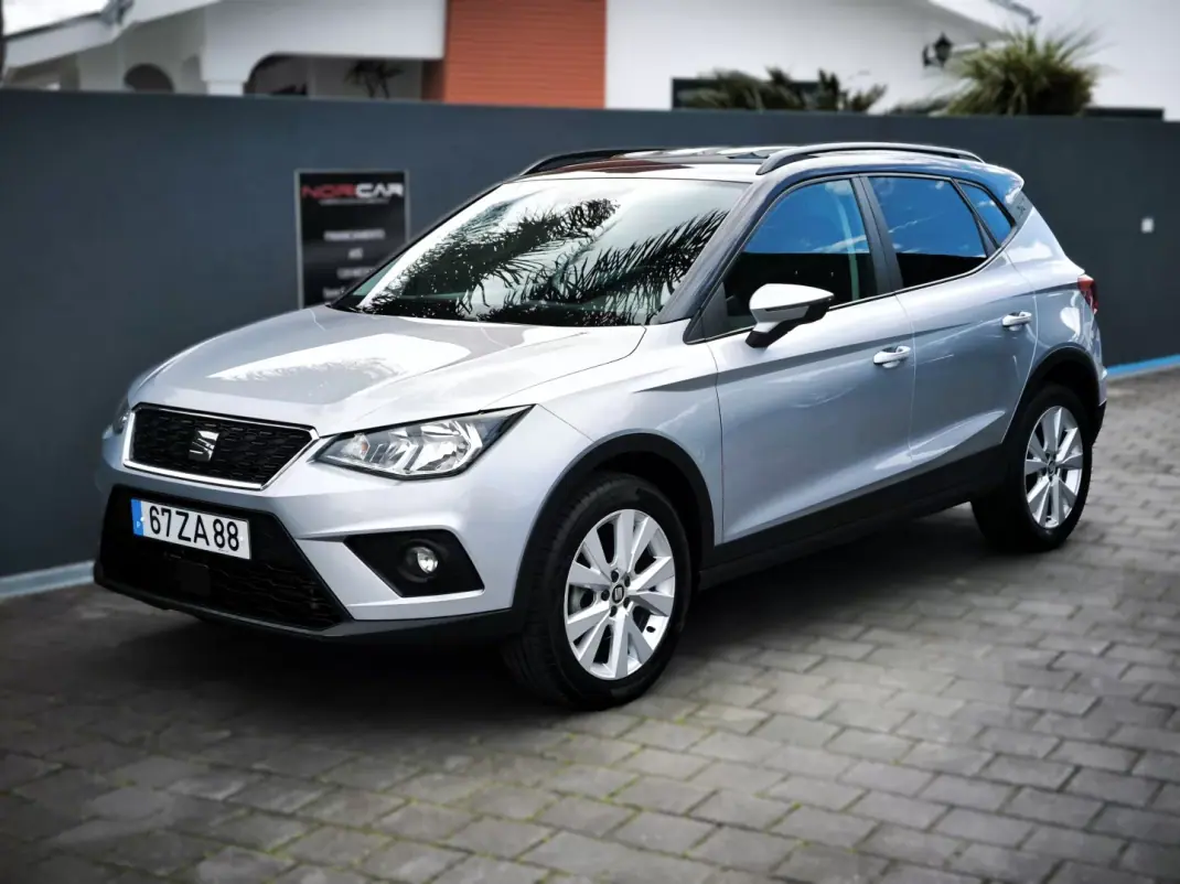 SEAT Arona 2019 - 13950 EUR, 46000 km - AUTO.MOTO.pt - 46000km - foto 1 de 48