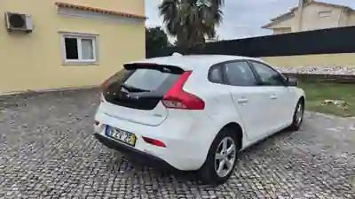 Volvo V40 2016 - 9000 EUR, 195000 km - 195000km - foto 2 de 5