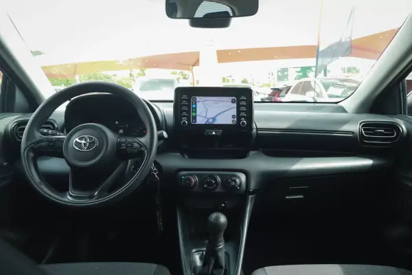 Toyota Yaris 2021 - 15950 EUR, 74620 km - AUTO.MOTO.pt - 74620km - foto 2 de 17