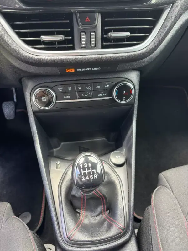 Ford Fiesta 2023 - 20490 EUR, 86989 km - AUTO.MOTO.pt - 86989km - foto 12 de 14
