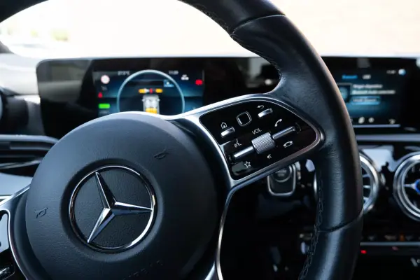 Mercedes-Benz CLA 250 2022 - 27900 EUR, 135350 km - AUTO.MOTO.pt - 135350km - foto 10 de 23