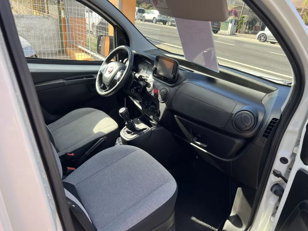 Fiat Fiorino 1.3 M-Jet Adventure 2020 - 9990 EUR, 159960 km - AUTO.MOTO.pt - 159960km - foto 14 de 20