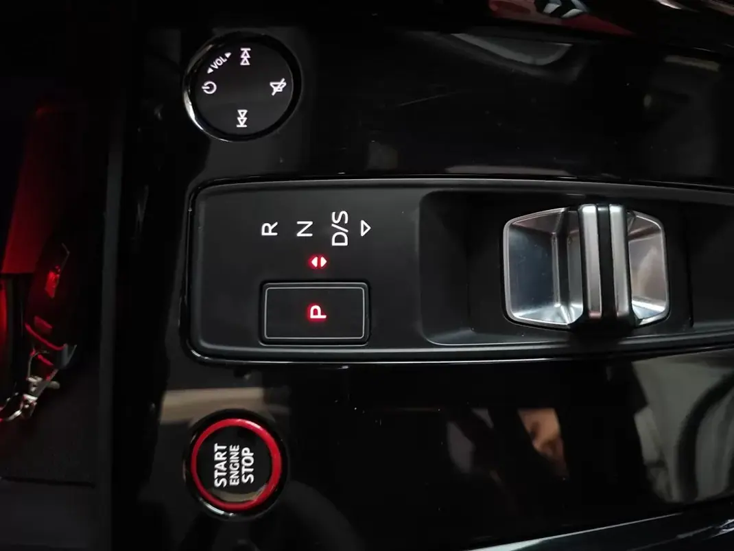 Audi RS3 Sportback 2024 - 69500 EUR, 41900 km - AUTO.MOTO.pt - 41900km - foto 41 de 48