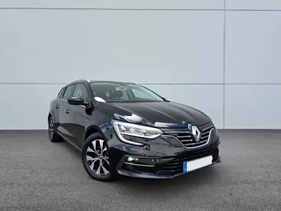Renault Mégane 2021 - 15400 EUR, 63000 km - AUTO.MOTO.pt - 63000km - foto 11 de 30