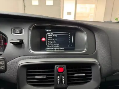 Volvo V40 2015 - 10990 EUR, 187405 km - AUTO.MOTO.pt - 187405km - foto 14 de 18