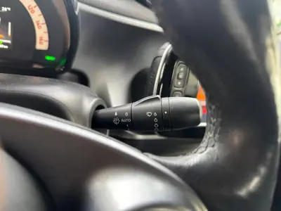 Smart Fortwo Cabrio 2019 - 12900 EUR, 58988 km - AUTO.MOTO.pt - 58988km - foto 11 de 19