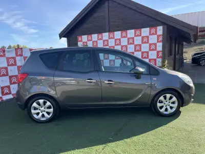 Opel Meriva 2011 - 7490 EUR, 153100 km - AUTO.MOTO.pt - 153100km - foto 2 de 20