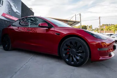 Tesla Model 3 2022 - 32900 EUR, 57000 km - AUTO.MOTO.pt - 57000km - foto 6 de 26