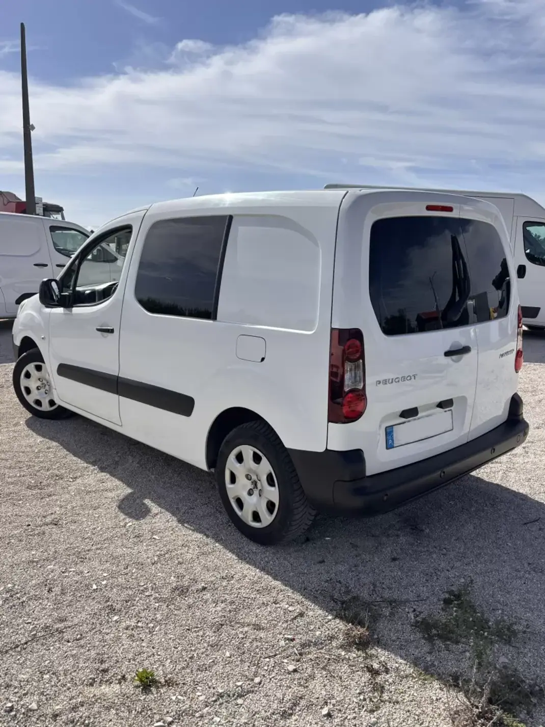 Peugeot Partner 2014 - 7500 EUR, 202000 km - 202000km - foto 3 de 8
