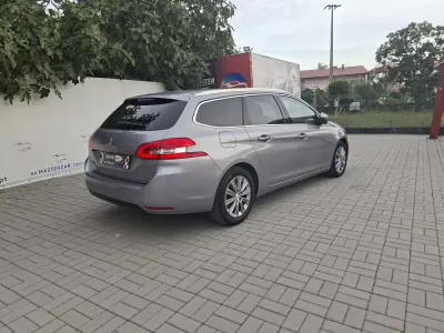 Peugeot 308 SW 2021 - 13490 EUR, 46850 km - 46850km - foto 22 de 28