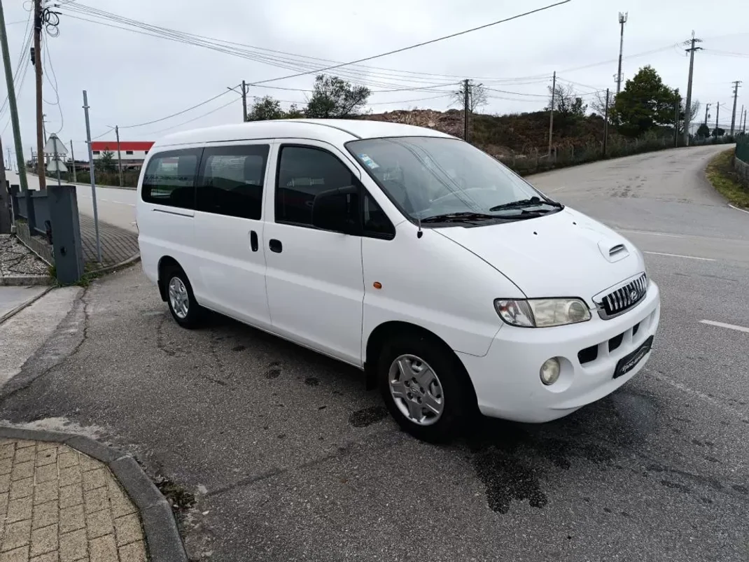 Hyundai H-1 2004 - 7500 EUR, 160000 km - AUTO.MOTO.pt - 160000km - foto 8 de 13