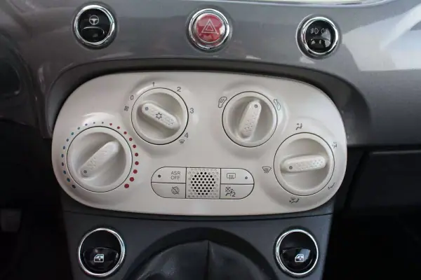 Fiat 500 2020 - 10990 EUR, 101000 km - AUTO.MOTO.pt - 101000km - foto 14 de 17