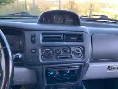 Mitsubishi Pajero 2001 - 12750 EUR, 199500 km - AUTO.MOTO.pt - 199500km - foto 9 de 11