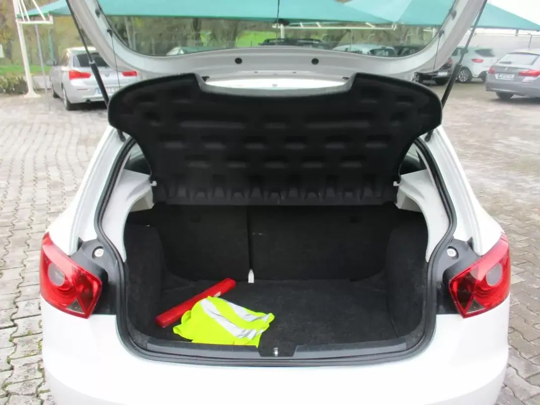 SEAT Ibiza 2013 - 8750 EUR, 170000 km - 170000km - foto 21 de 22