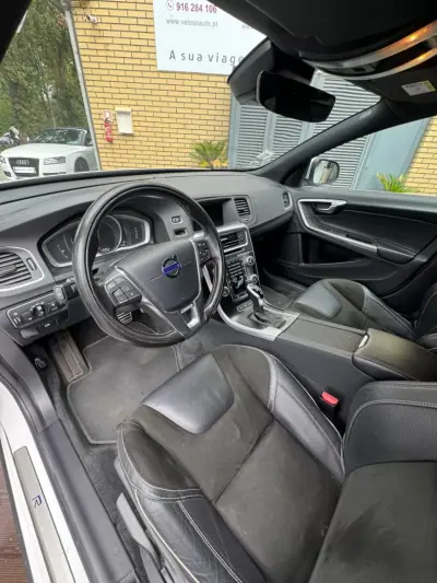 Volvo V60 2017 - 16750 EUR, 115134 km - foto 6 de 6