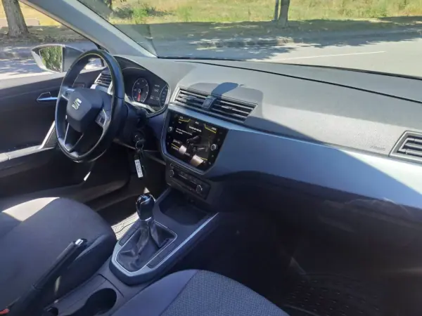 SEAT Arona 2018 - 14990 EUR, 93000 km - AUTO.MOTO.pt - 93000km - foto 11 de 12