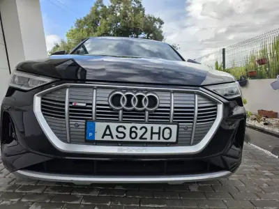 Audi e-tron 2022 - 31750 EUR, 115000 km - AUTO.MOTO.pt - 115000km - foto 11 de 73